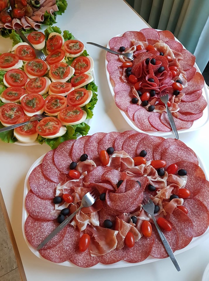 60168634_393068778205422_829553266567151616_n