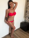 Iulia 25 ani, sexy, maseuza si escorta ofer masaj Domnilor doritori.jpg