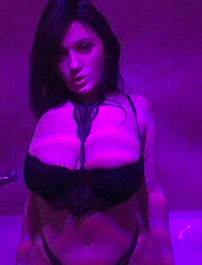 Escorta sexy si senzuala ofer Domnilor Sex Total si Alte fantezii sexuale